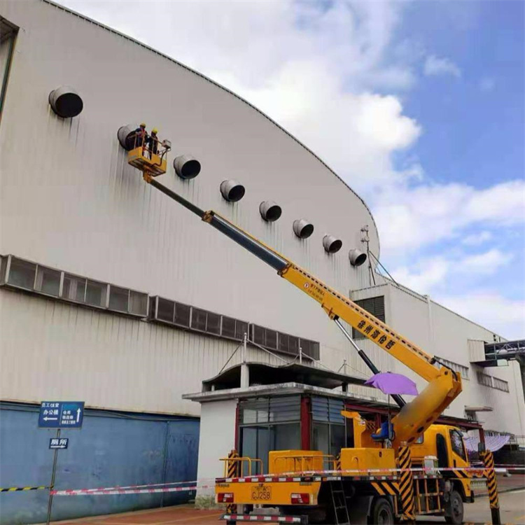 广德县高空作业车出租服务：专业广告牌安装解决方案